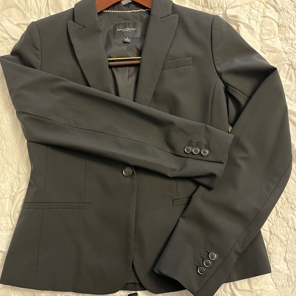 Black Banana Republic wool blazer.  Size 2.